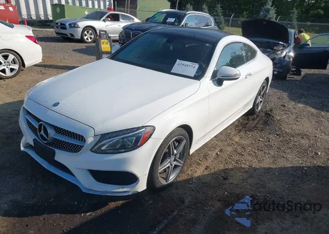 2017 Mercedes-Benz C 300 4Matic z USA, uszkodzony, nr VIN WDDWJ4KB2HF488590